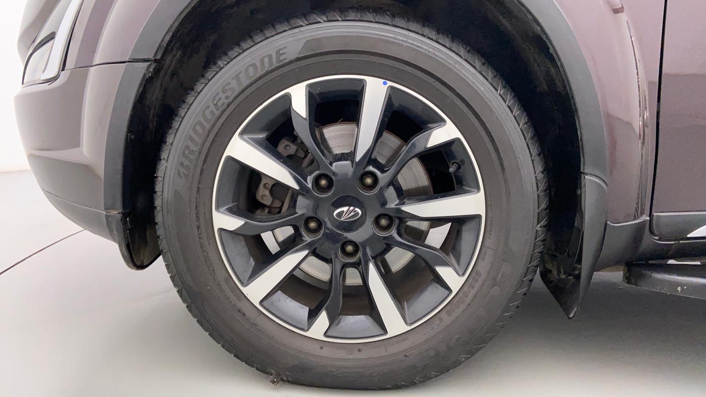 2019 Mahindra XUV500 W11 (O) AT, Diesel, Automatic, 37,939 km, Left Front Wheel