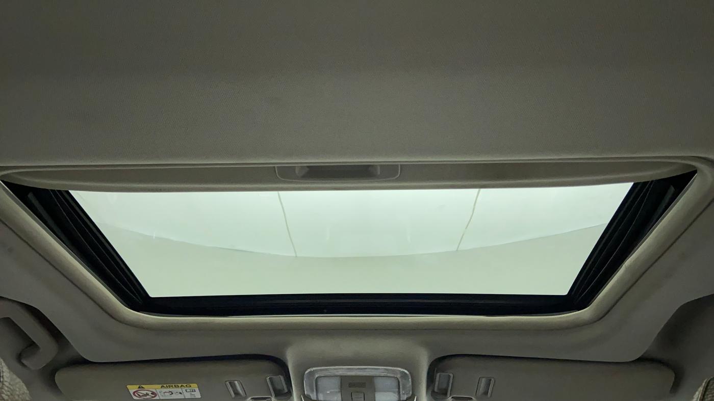 2019 Mahindra XUV500 W11 (O) AT, Diesel, Automatic, 37,939 km, Moonroof/ Sunroof
