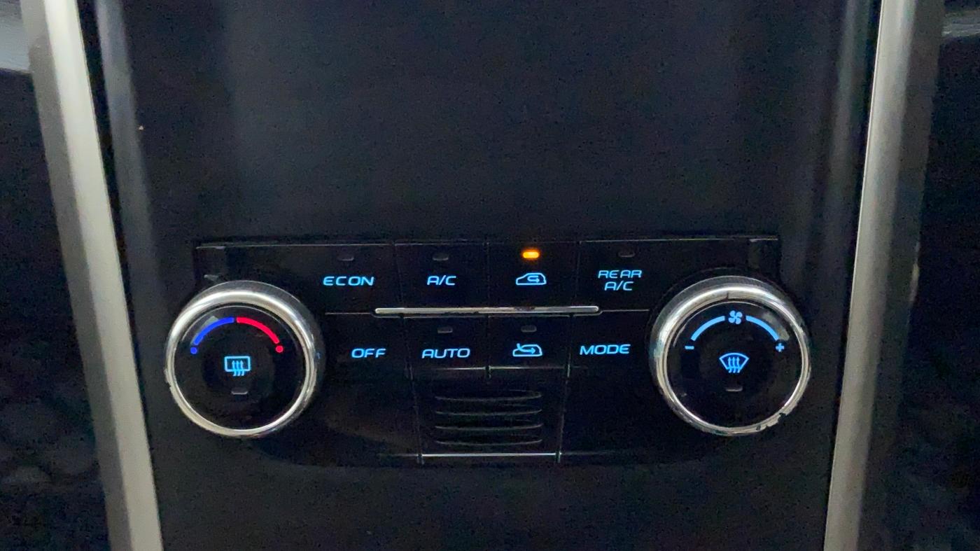 2019 Mahindra XUV500 W11 (O) AT, Diesel, Automatic, 37,939 km, Automatic Climate Control