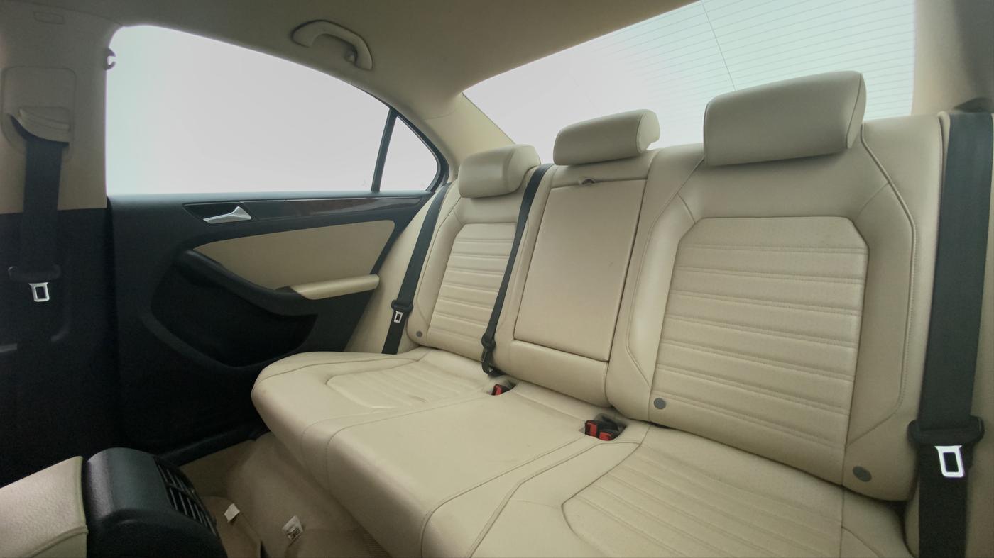 2015 Volkswagen Jetta HIGHLINE TDI AT, Diesel, Automatic, 99,881 km, Right Side Rear Door Cabin View