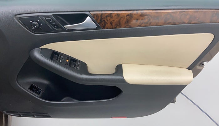 2015 Volkswagen Jetta HIGHLINE TDI AT, Diesel, Automatic, 99,881 km, Driver Side Door Panel Controls