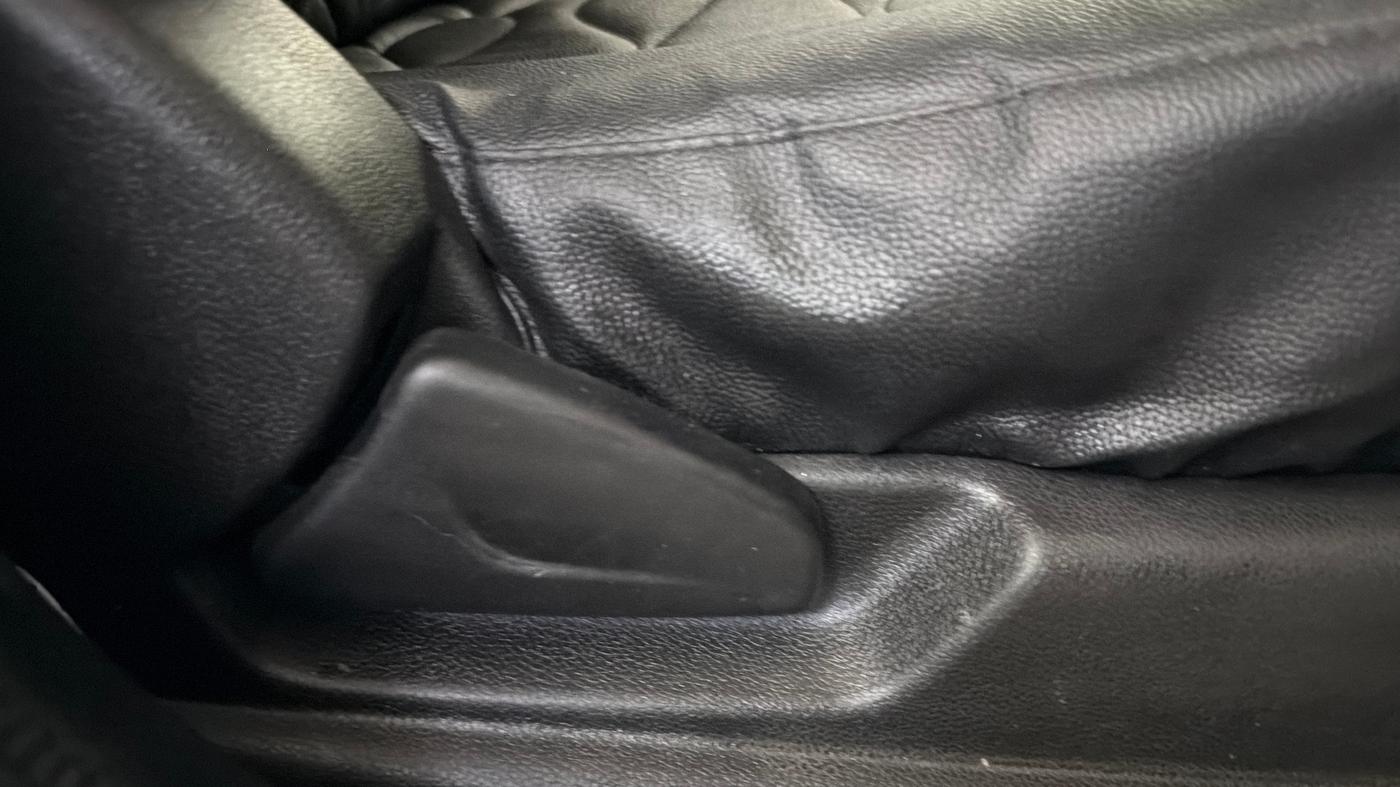 2021 Renault Kwid RXL, Petrol, Manual, 19,100 km, Driver Side Adjustment Panel