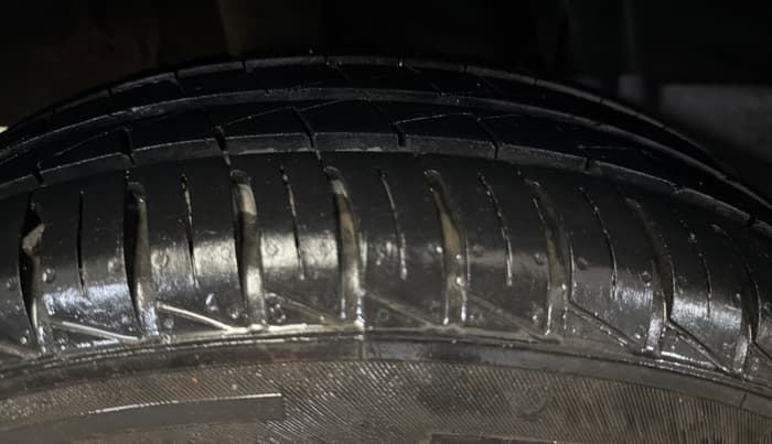 2021 Renault Kwid RXL, Petrol, Manual, 19,100 km, Right Rear Tyre Tread