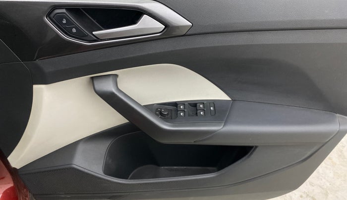 2022 Volkswagen TAIGUN TOPLINE 1.0 TSI MT, Petrol, Manual, 1,27,393 km, Driver Side Door Panels Control