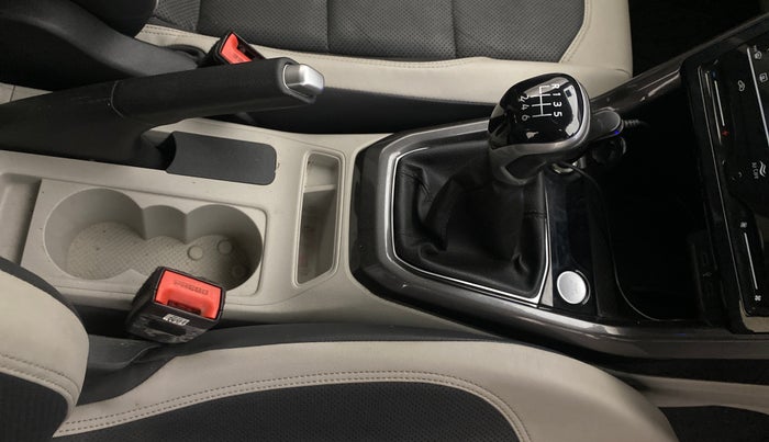 2022 Volkswagen TAIGUN TOPLINE 1.0 TSI MT, Petrol, Manual, 1,27,393 km, Gear Lever