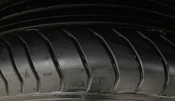 2022 Volkswagen TAIGUN TOPLINE 1.0 TSI MT, Petrol, Manual, 1,27,393 km, Right Rear Tyre Tread