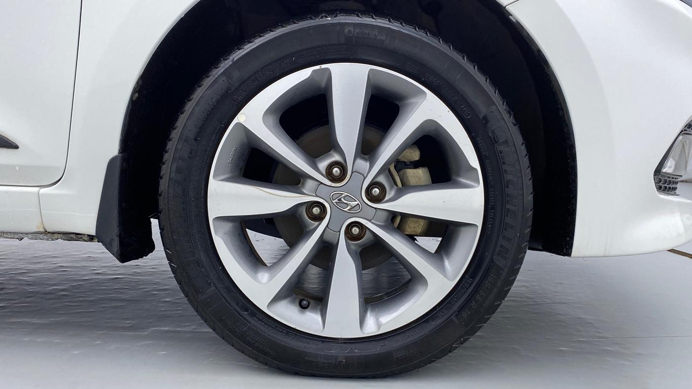 2017 Hyundai Elite i20 ASTA 1.2 (O), Petrol, Manual, 67,836 km, Right Front Wheel