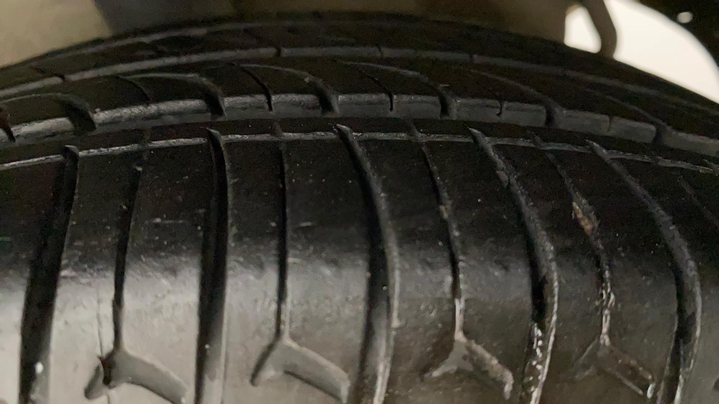 2018 Maruti Celerio VXI CNG, CNG, Manual, 90,082 km, Left Rear Tyre Tread