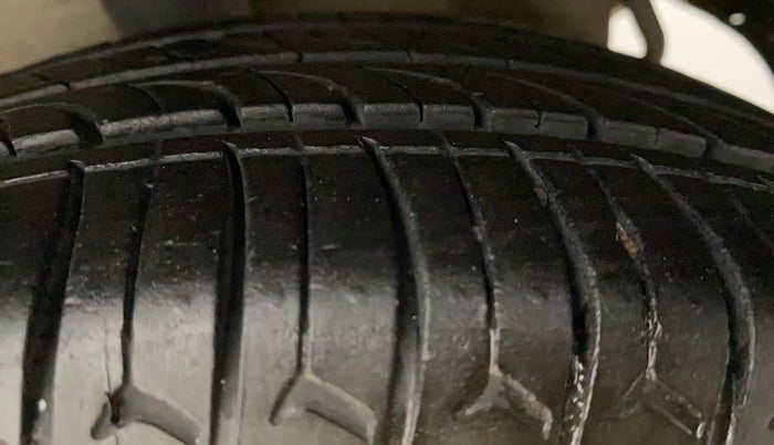2018 Maruti Celerio VXI CNG, CNG, Manual, 90,082 km, Left Rear Tyre Tread