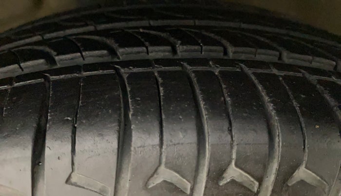 2018 Maruti Celerio VXI CNG, CNG, Manual, 90,082 km, Left Front Tyre Tread