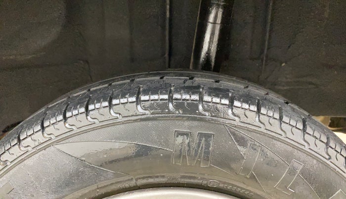 2018 Renault Kwid RXT 1.0 AMT, Petrol, Automatic, 28,606 km, Left Rear Tyre Tread