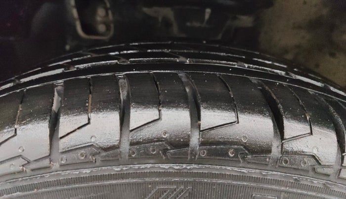 2018 Hyundai Elite i20 ASTA 1.2 DUAL TONE, Petrol, Manual, 53,566 km, Left Front Tyre Tread