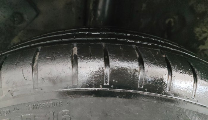 2018 Hyundai Elite i20 ASTA 1.2 DUAL TONE, Petrol, Manual, 53,566 km, Right Rear Tyre Tread