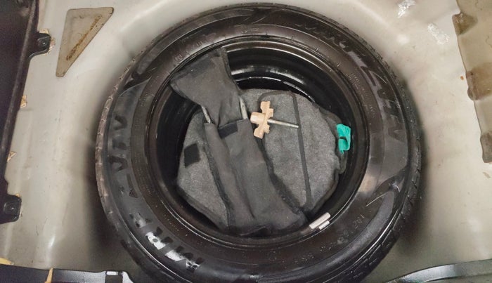 2018 Hyundai Elite i20 ASTA 1.2 DUAL TONE, Petrol, Manual, 53,566 km, Spare Tyre