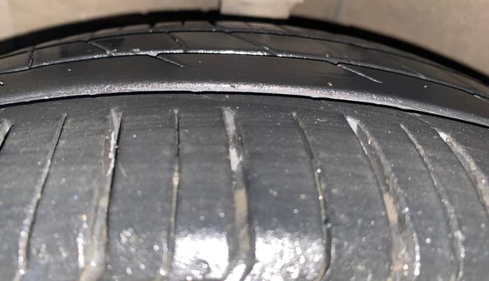 2015 Hyundai Xcent SX 1.2 (O), Petrol, Manual, 59,223 km, Left Front Tyre Tread