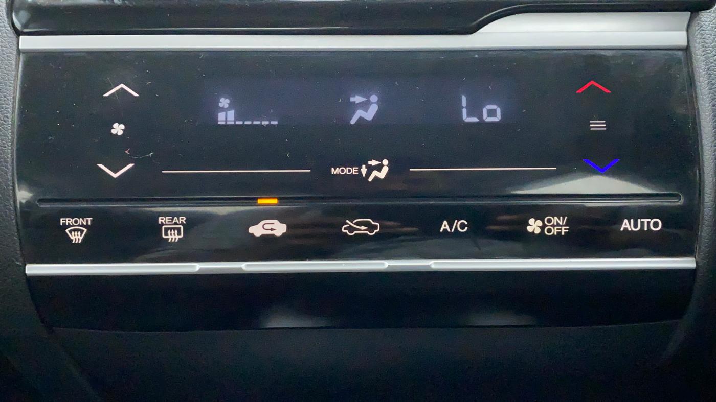 2017 Honda WR-V 1.2 i-VTEC VX MT, Petrol, Manual, 88,235 km, Automatic Climate Control
