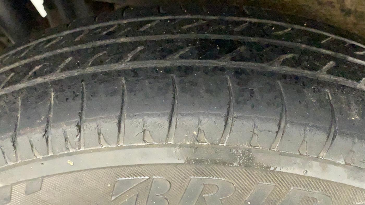 2014 Maruti Wagon R 1.0 LXI CNG, CNG, Manual, 75,067 km, Right Rear Tyre Tread