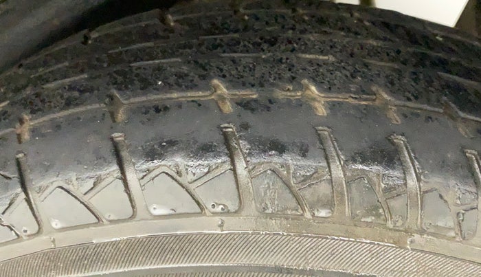 2014 Maruti Wagon R 1.0 LXI CNG, CNG, Manual, 75,067 km, Left Rear Tyre Tread