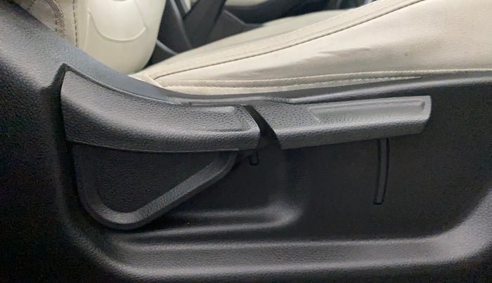 2022 KIA SELTOS HTX PETROL 1.5, Petrol, Manual, 59,618 km, Driver Side Adjustment Panel