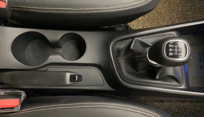 2022 Hyundai NEW I20 ASTA 1.2 MT, Petrol, Manual, 22,871 km, Gear Lever