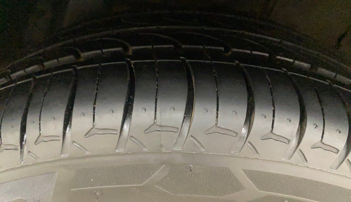 2022 Hyundai NEW I20 ASTA 1.2 MT, Petrol, Manual, 22,871 km, Left Front Tyre Tread