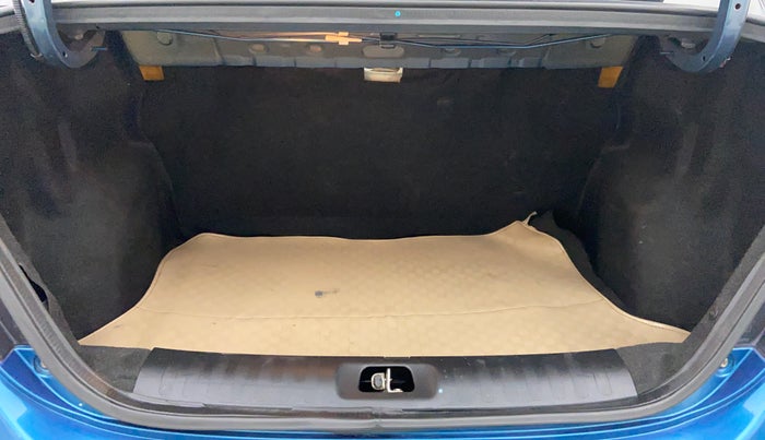 2014 Maruti Swift Dzire VXI, Petrol, Manual, 61,871 km, Boot Inside