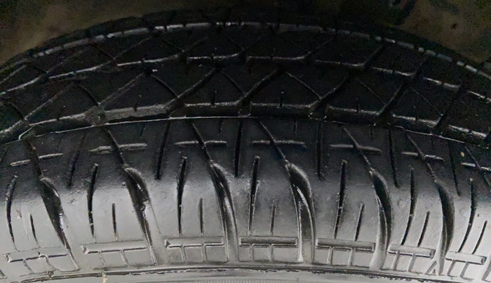 2014 Maruti Swift Dzire VXI, Petrol, Manual, 61,871 km, Left Front Tyre Tread