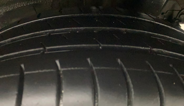 2016 Hyundai Grand i10 SPORTZ 1.2 KAPPA VTVT, Petrol, Manual, 63,843 km, Left Rear Tyre Tread