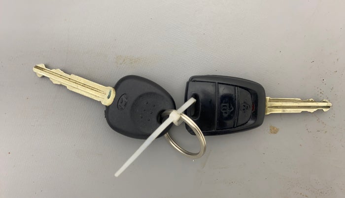 2016 Hyundai Grand i10 SPORTZ 1.2 KAPPA VTVT, Petrol, Manual, 63,843 km, Key Close Up