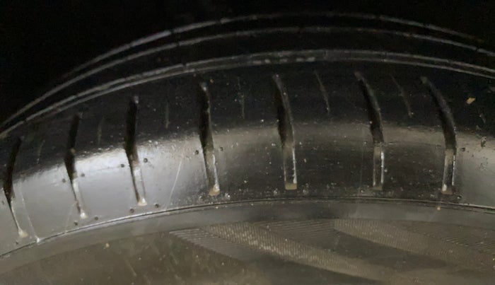 2017 Maruti Baleno ALPHA PETROL 1.2, Petrol, Manual, 88,657 km, Right Rear Tyre Tread