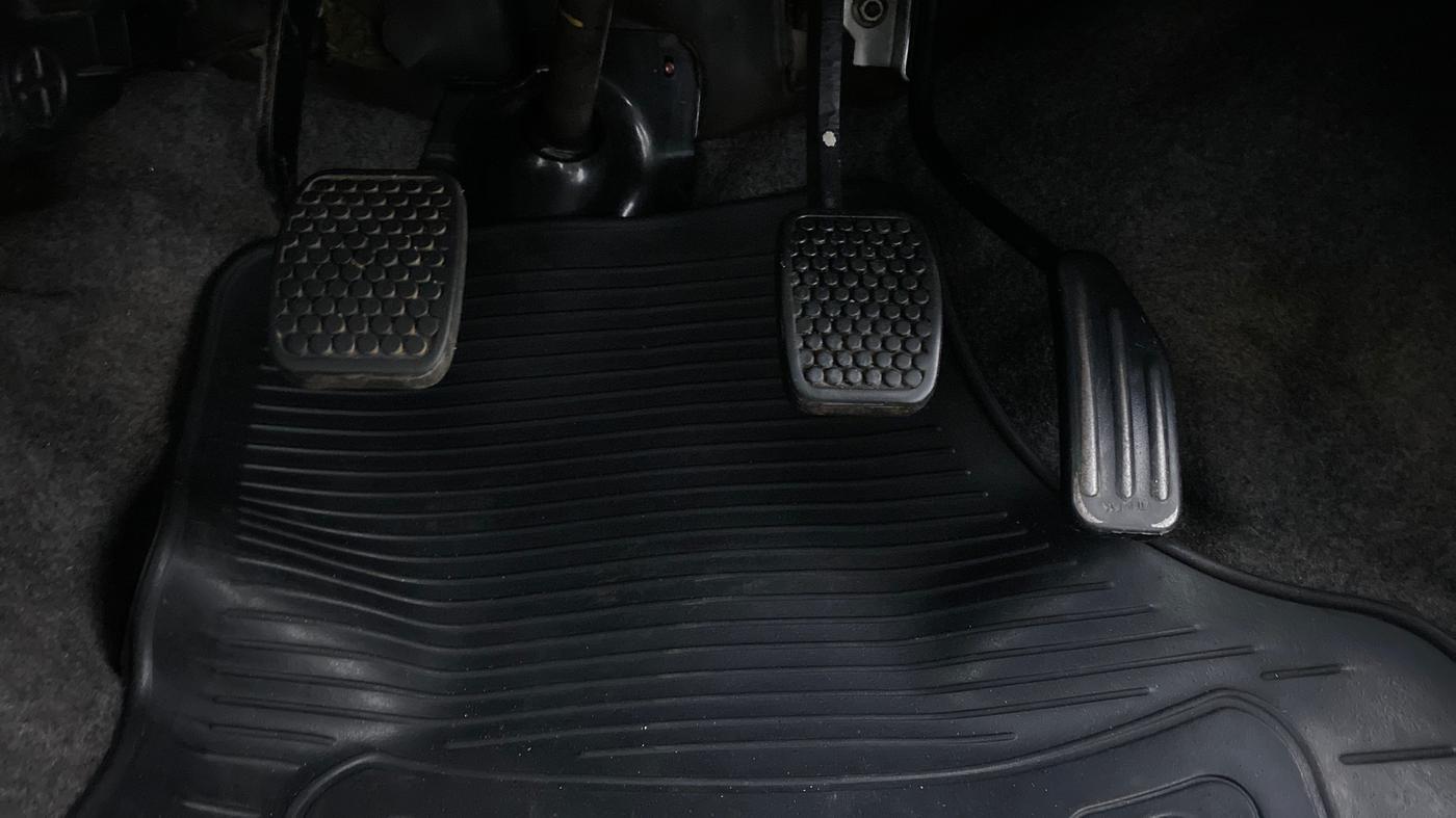 2014 Maruti Alto K10 VXI P, Petrol, Manual, 17,625 km, Pedals