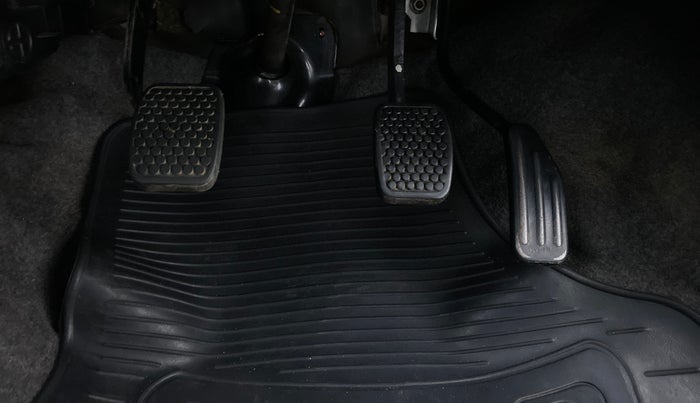 2014 Maruti Alto K10 VXI P, Petrol, Manual, 17,625 km, Pedals