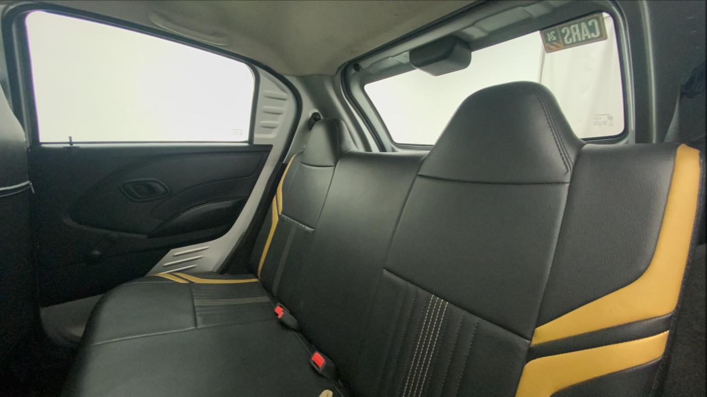 2018 Datsun Redi Go GOLD LIMITED EDITION, Petrol, Manual, 22,372 km, Right Side Rear Door Cabin