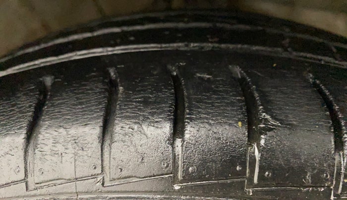 2019 Hyundai NEW SANTRO SPORTZ CNG, CNG, Manual, 47,451 km, Right Front Tyre Tread