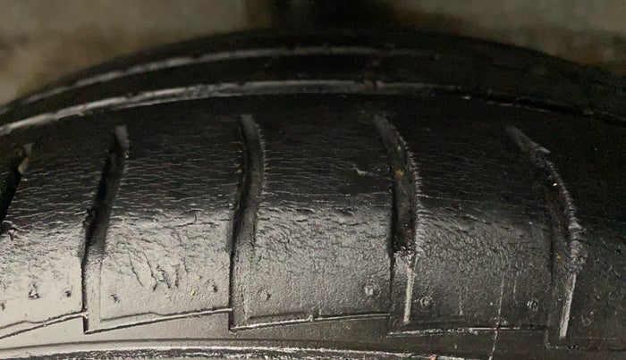 2019 Hyundai NEW SANTRO SPORTZ CNG, CNG, Manual, 47,451 km, Right Rear Tyre Tread