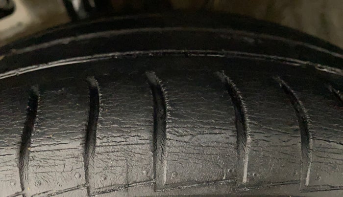 2019 Hyundai NEW SANTRO SPORTZ CNG, CNG, Manual, 47,451 km, Left Front Tyre Tread