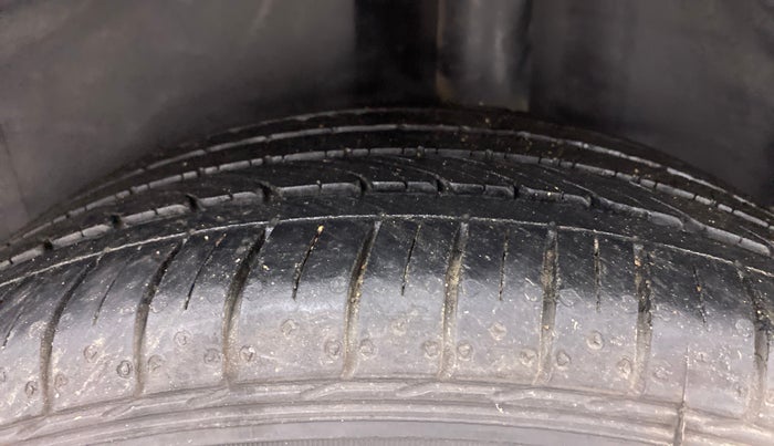 2022 Volkswagen Polo 1.0 GT TSI AT, Petrol, Automatic, 20,852 km, Left Rear Tyre Tread