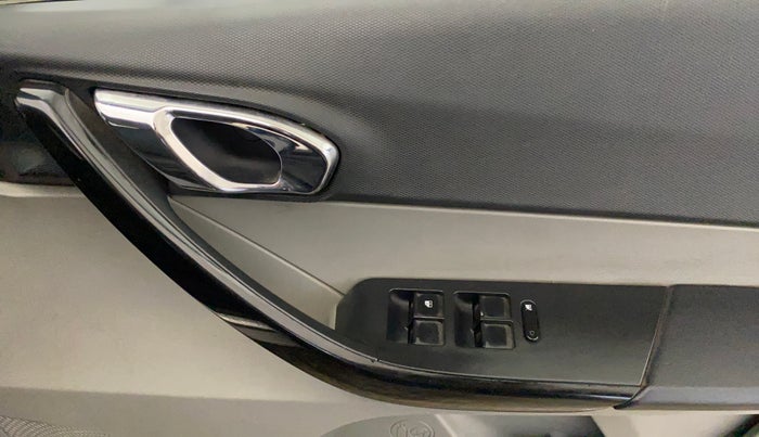 2018 Tata Tiago XZ PETROL, CNG, Manual, 1,01,033 km, Driver Side Door Panels Control
