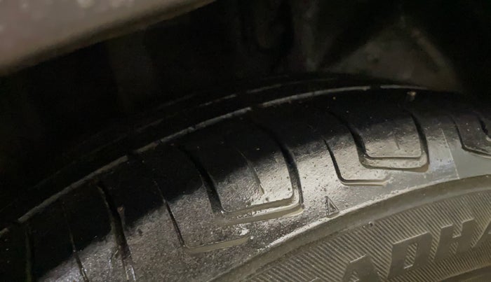 2018 Tata Tiago XZ PETROL, CNG, Manual, 1,01,033 km, Right Rear Tyre Tread
