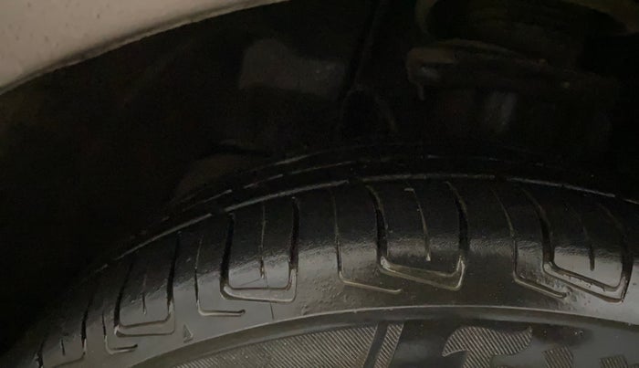 2018 Tata Tiago XZ PETROL, CNG, Manual, 1,01,033 km, Left Front Tyre Tread