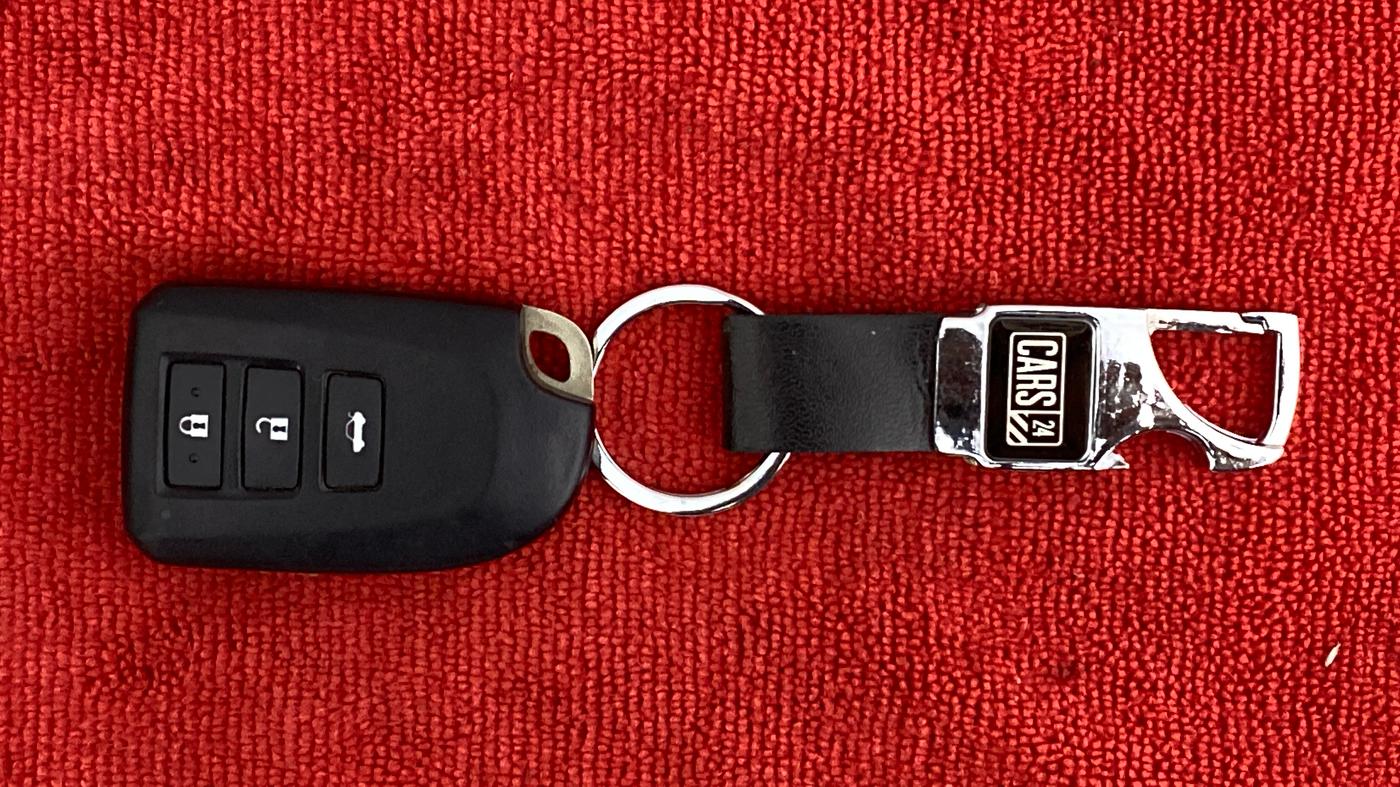 2018 Toyota YARIS V CVT, Petrol, Automatic, 18,877 km, Key Close Up