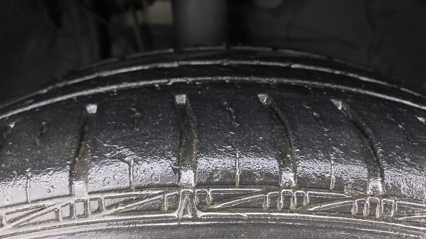 2018 Toyota YARIS V CVT, Petrol, Automatic, 18,877 km, Right Front Tyre Tread