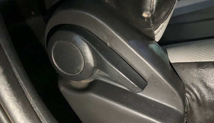 2022 Tata ALTROZ XM PLUS PETROL, Petrol, Manual, 58,299 km, Driver Side Adjustment Panel