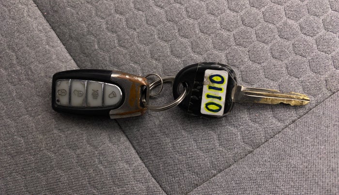 2019 Hyundai GRAND I10 NIOS ERA 1.2 KAPPA VTVT, Petrol, Manual, 1,50,554 km, Key Close Up