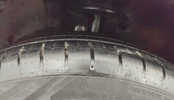 2016 Maruti Baleno ZETA CVT PETROL 1.2, Petrol, Automatic, 29,358 km, Left Front Tyre Tread