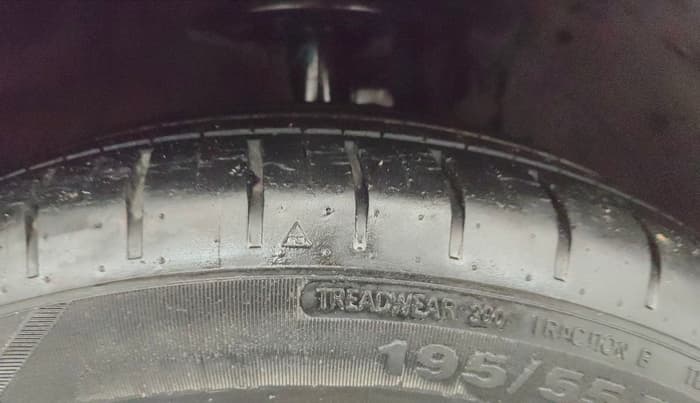2016 Maruti Baleno ZETA CVT PETROL 1.2, Petrol, Automatic, 29,358 km, Right Front Tyre Tread