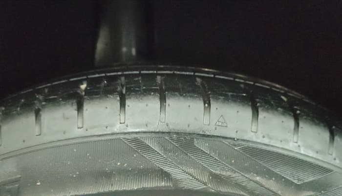 2016 Maruti Baleno ZETA CVT PETROL 1.2, Petrol, Automatic, 29,358 km, Right Rear Tyre Tread