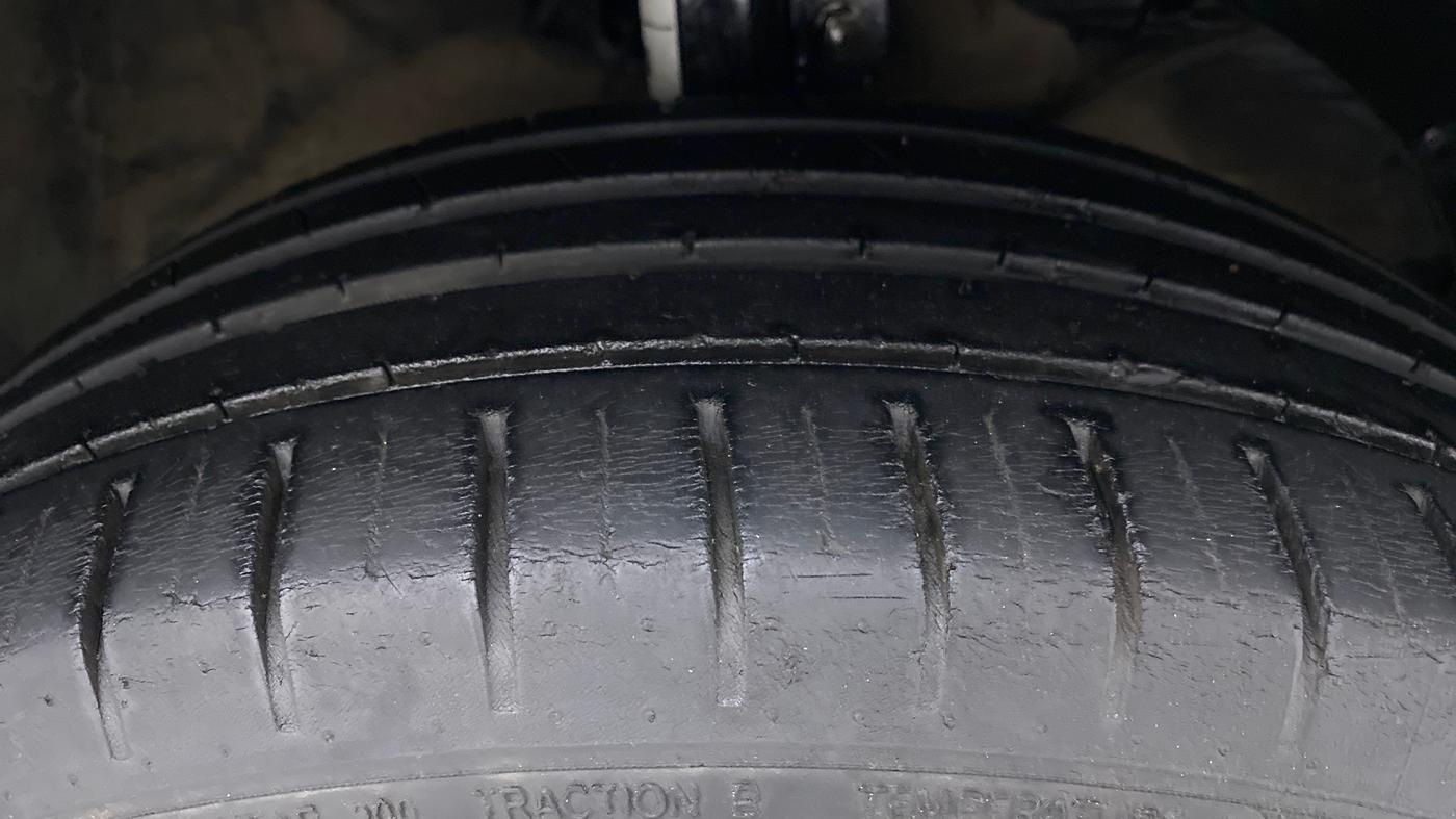 2018 Maruti Baleno ZETA PETROL 1.2, Petrol, Manual, 96,858 km, Right Front Tyre Tread
