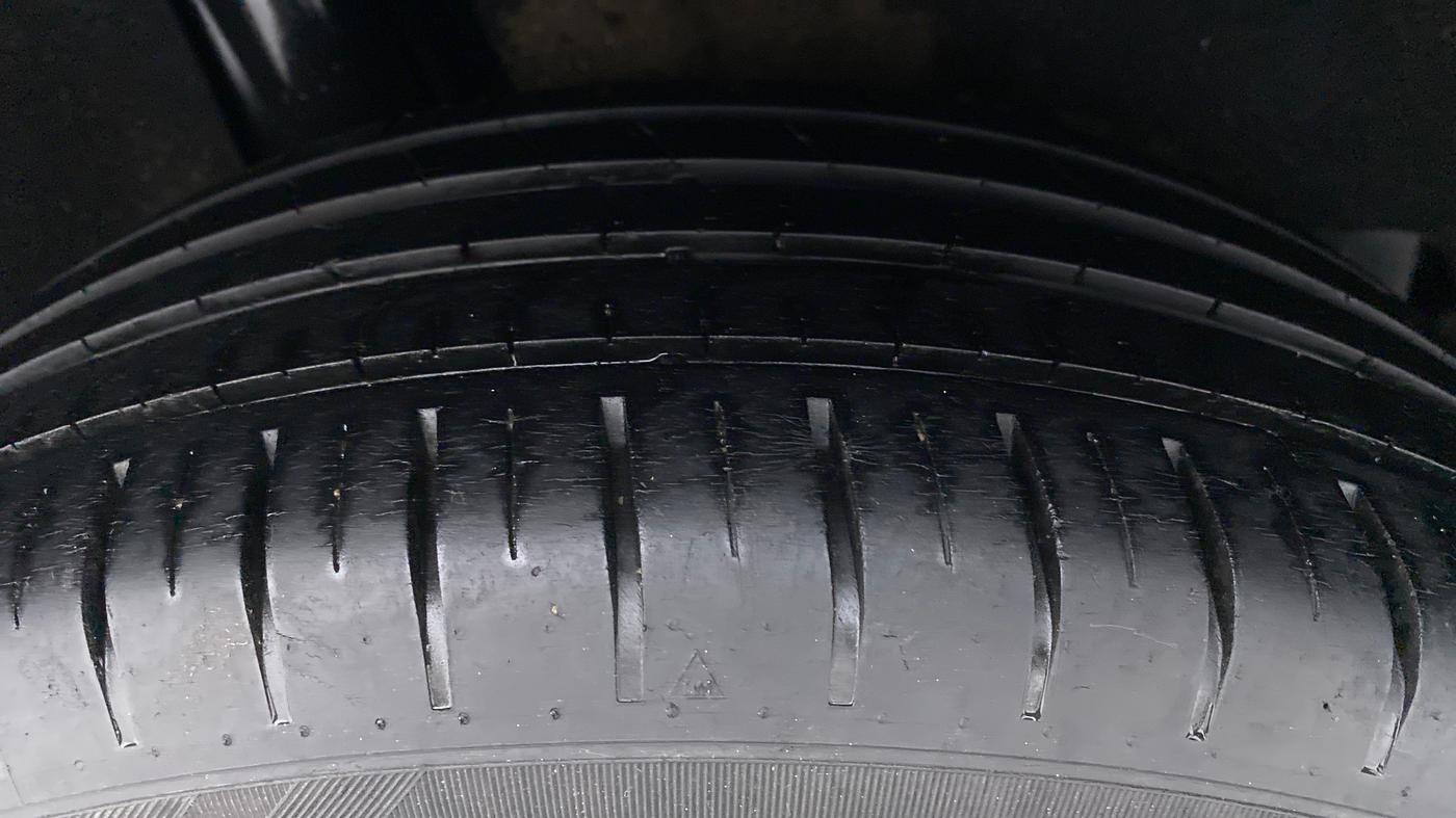2018 Maruti Baleno ZETA PETROL 1.2, Petrol, Manual, 96,858 km, Right Rear Tyre Tread