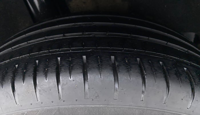 2018 Maruti Baleno ZETA PETROL 1.2, Petrol, Manual, 96,858 km, Right Rear Tyre Tread